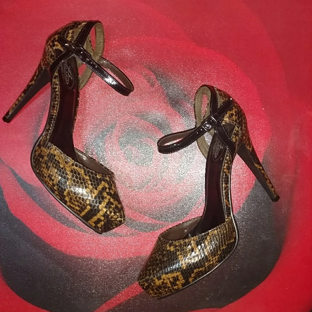 Bolaro Heels